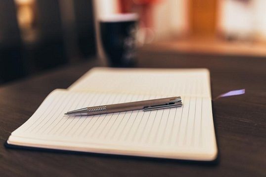 کوتاه دربارۀ بیوگرافی هنرمند؛ بایدها و نبایدها